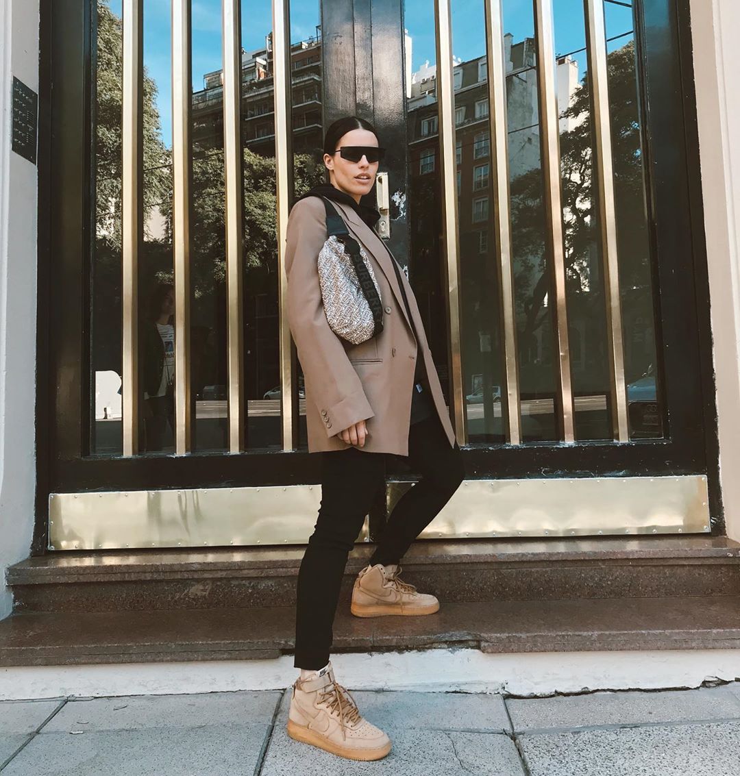 How Women of sort of Cities wear Skinny Jeans