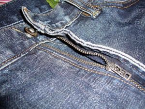 https://www.bespokejeansindia.com/media/catalog/product/cache/8568961b23469a30b3f7b368323bc2c6/z/i/zipper-fly-custom-made-jeans-make-your-own.jpg